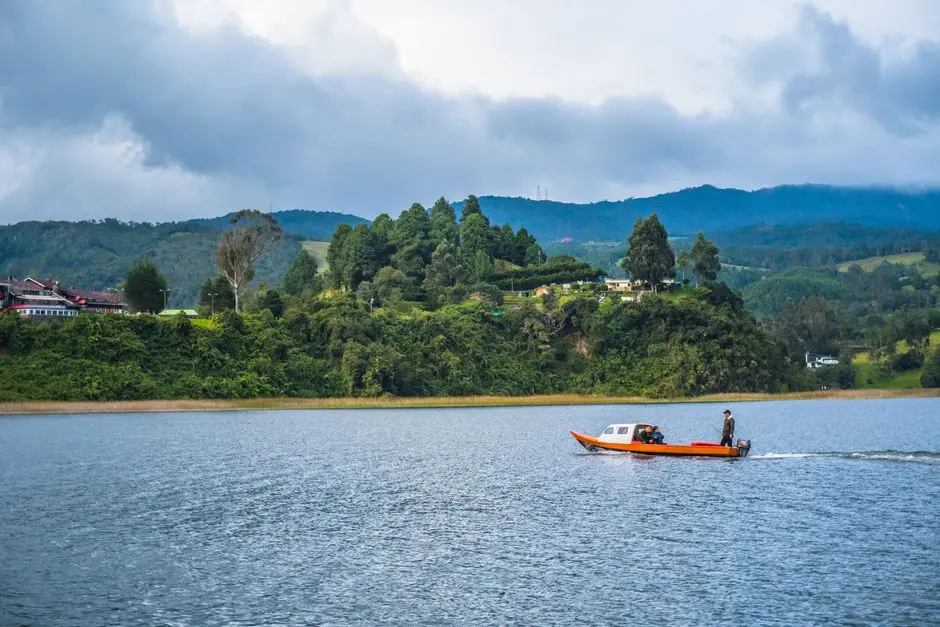 Danau Toba: Pesona Alam yang Membuat Saya Betah Berlama-lama